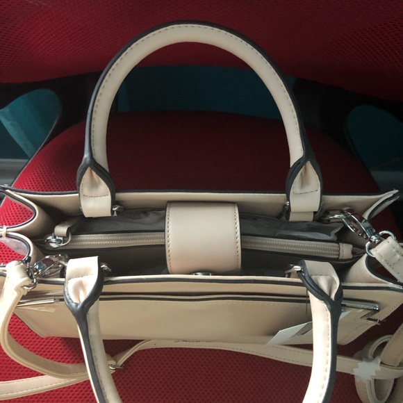 Purse - Picture 2 of 7